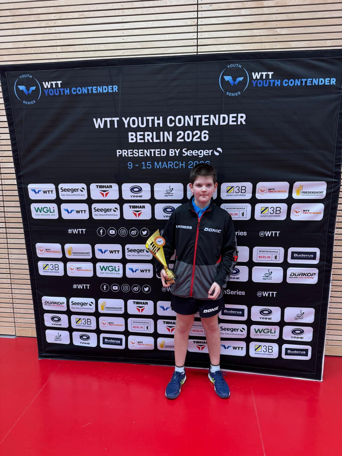 Julian Luginger gewinnt U11-Titel beim WTT Youth Contender Berlin