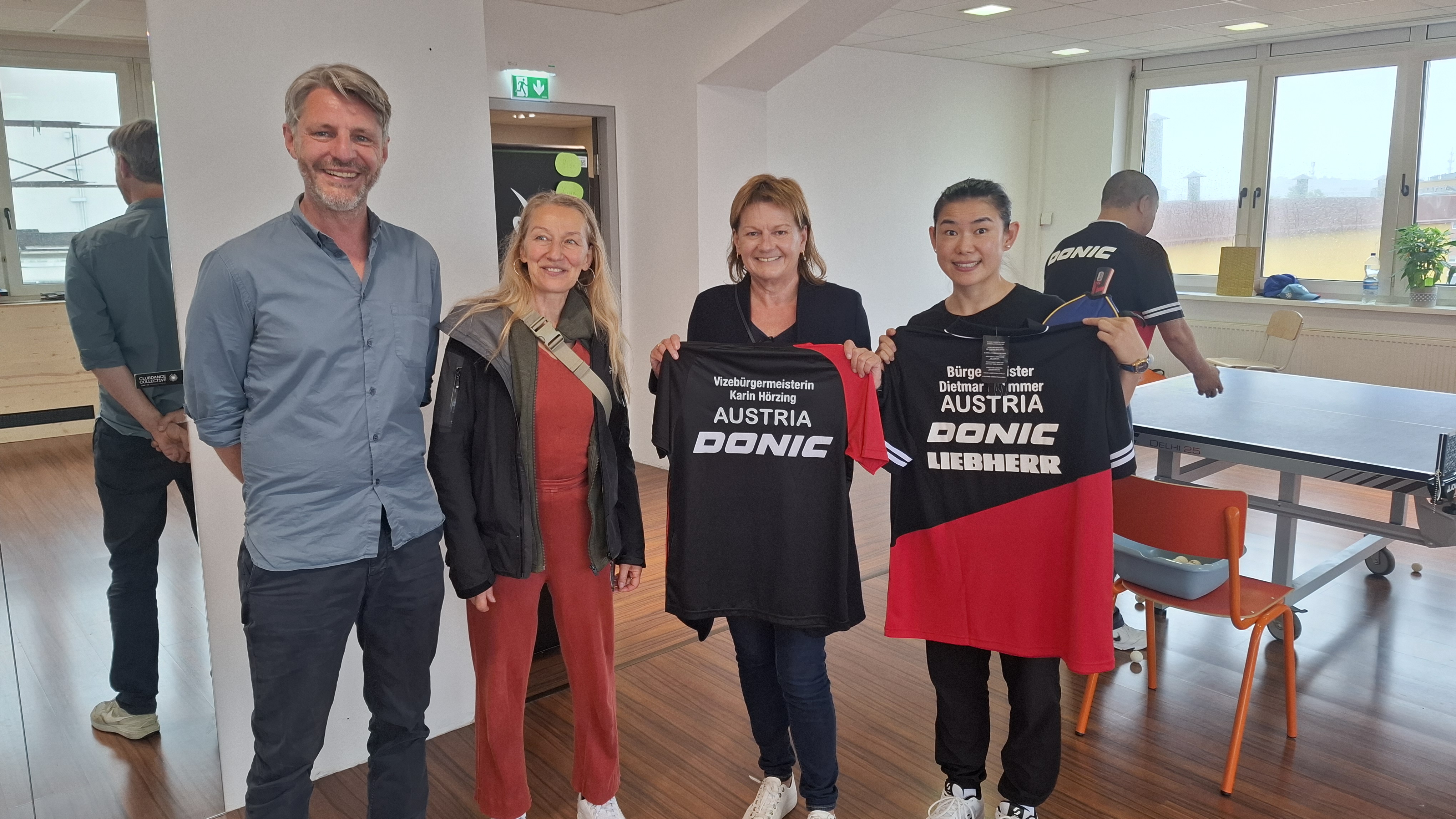 Kinderuni -  Tischtennis mit Liu Yuan und Bian Yadong im Last by Schachermayer