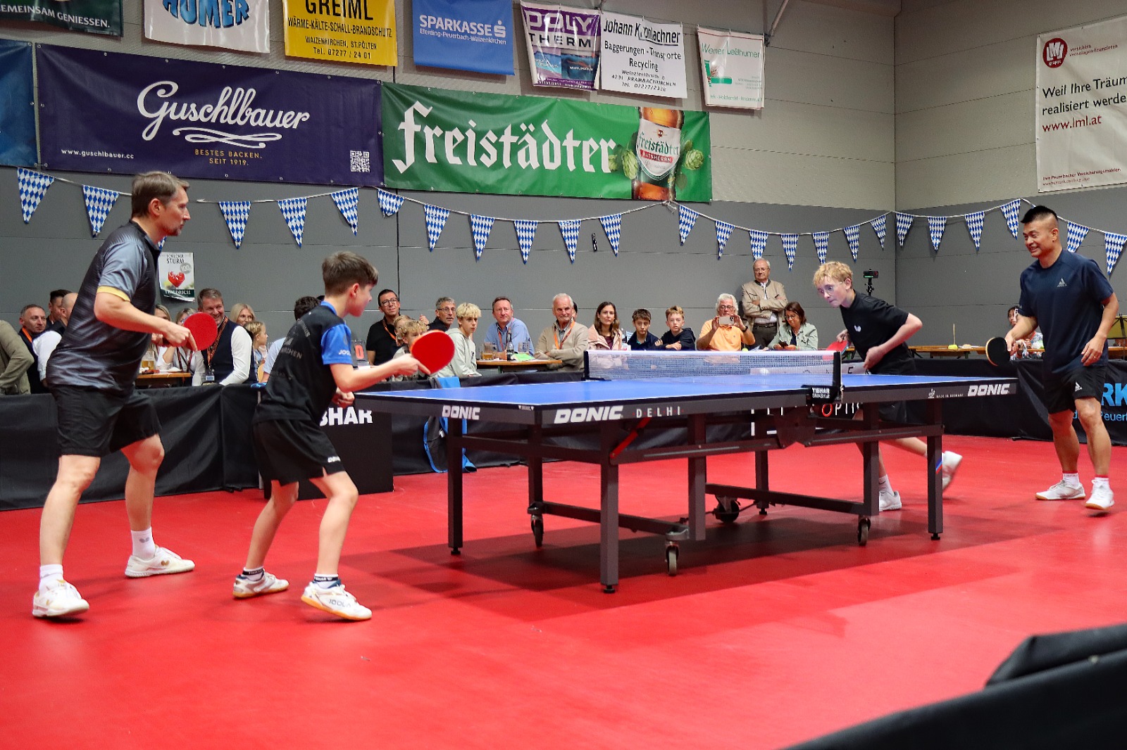 40 Jahre Tennis- und Tischtennisverein Waizenkirchen: Tischtennis der Extraklasse beim Oktoberfest