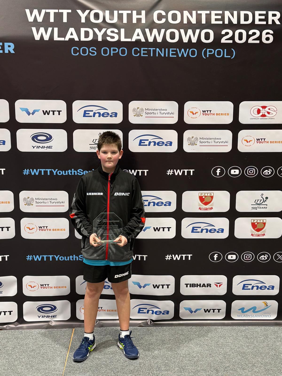 Julian Luginger holt WTT-Gold im U11-Finale